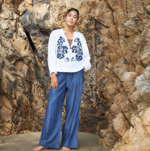 画像をギャラリービューアに読み込む, ボタニカル刺繍ブラウス