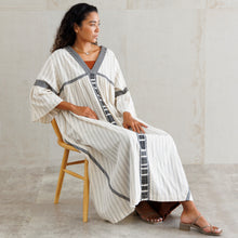 画像をギャラリービューアに読み込む, Tribal embroidely Dress