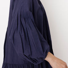 画像をギャラリービューアに読み込む, ウェーブピンタックブラウス