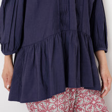 画像をギャラリービューアに読み込む, ウェーブピンタックブラウス