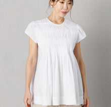 画像をギャラリービューアに読み込む, カンタ刺繍ウェーブピンタックブラウス