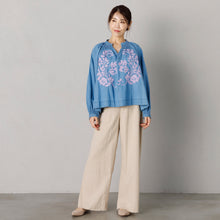 画像をギャラリービューアに読み込む, ボタニカル刺繍ブラウス