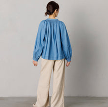 画像をギャラリービューアに読み込む, ボタニカル刺繍ブラウス