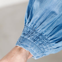 画像をギャラリービューアに読み込む, ボタニカル刺繍ブラウス