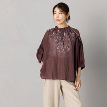 画像をギャラリービューアに読み込む, アンティークボタニカル刺繍ブラウス
