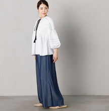 画像をギャラリービューアに読み込む, ハンドスモッキング 配色刺繍ブラウス