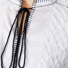 画像をギャラリービューアに読み込む, ハンドスモッキング 配色刺繍ブラウス