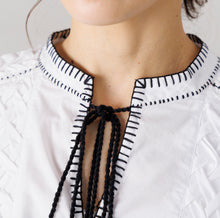 画像をギャラリービューアに読み込む, ハンドスモッキング 配色刺繍ブラウス