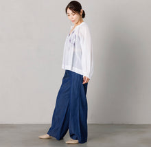 画像をギャラリービューアに読み込む, 幾何フラワー刺繍ブラウス