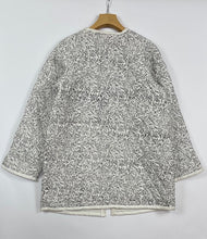 画像をギャラリービューアに読み込む, ブロックプリント(木版) モノトーンボタニカル柄キルトコート