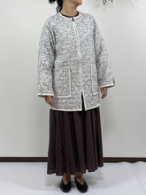 画像をギャラリービューアに読み込む, ブロックプリント(木版) モノトーンボタニカル柄キルトコート