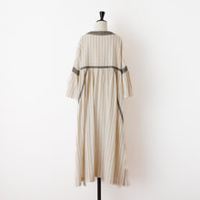 画像をギャラリービューアに読み込む, Tribal embroidely Dress