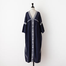 画像をギャラリービューアに読み込む, Tribal embroidely Dress