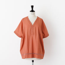 画像をギャラリービューアに読み込む, HAND PLEATS TUCK BLOUSE