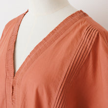 画像をギャラリービューアに読み込む, HAND PLEATS TUCK BLOUSE