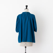 画像をギャラリービューアに読み込む, Hand smocking Tuck Blouse