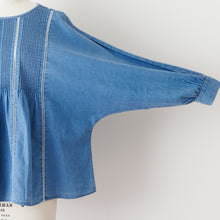 画像をギャラリービューアに読み込む, Denim Pintuck Blouse