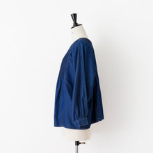 画像をギャラリービューアに読み込む, Denim Pintuck Blouse