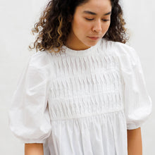 画像をギャラリービューアに読み込む, Honeycomb Hund Tuck Blouse
