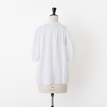 画像をギャラリービューアに読み込む, Honeycomb Hund Tuck Blouse
